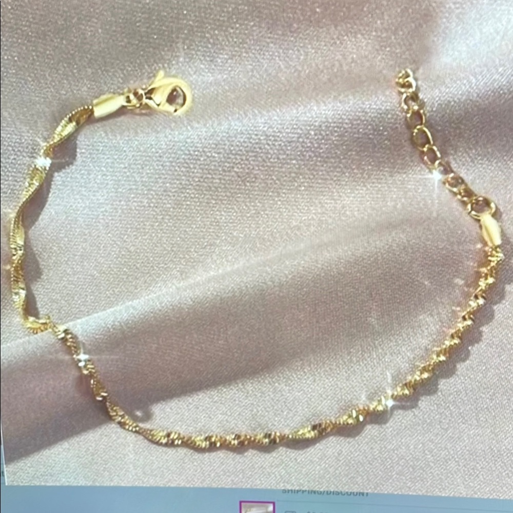 Elegant Gold Bracelet